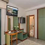 Paris Hotel 3*