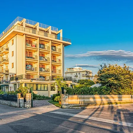 Paris 3* Lido di Camaiore