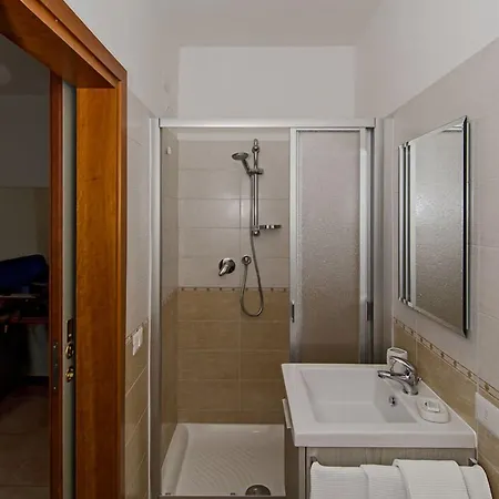 Paris Hotel 3*