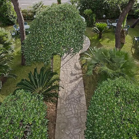 Paris Лидо-ди-Камайоре