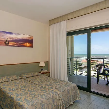Paris Hotel Lido di Camaiore